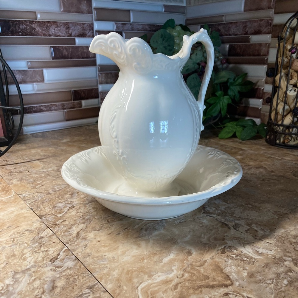 Small cream wash basin